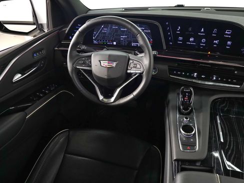 Used 2022 Cadillac Escalade ESV Sport AWD/4WD image 19