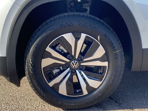 New 2026 Volkswagen Atlas SE image 6