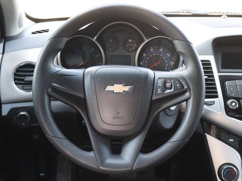 Used 2016 Chevrolet Cruze LS FWD image 18
