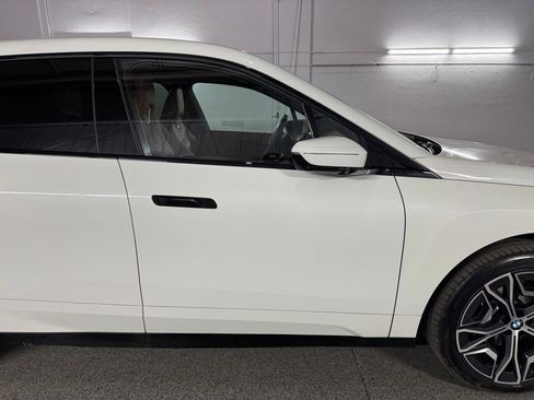 Used 2026 BMW iX xDrive45 AWD/4WD image 9