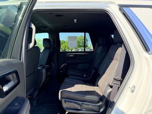 Certified 2025 Chevrolet Tahoe High Country AWD/4WD image 8