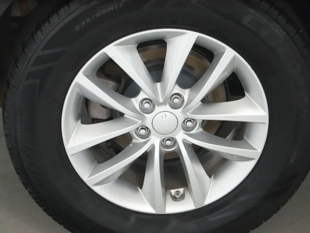 Used 2017 Kia Sorento FWD image 12
