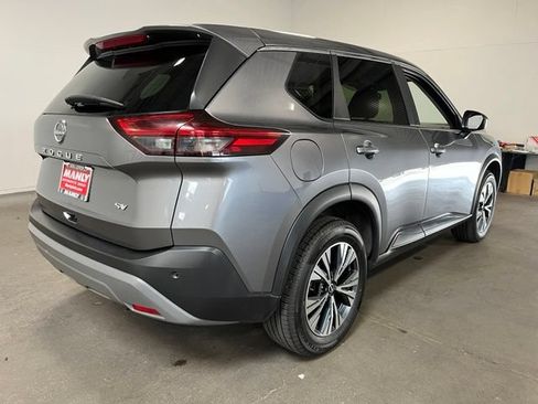 Used 2023 Nissan Rogue SV FWD image 3