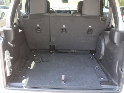 Used 2024 Jeep Wrangler Unlimited Sport AWD/4WD image 10