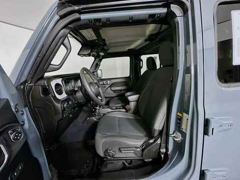 Used 2024 Jeep Wrangler Unlimited AWD/4WD image 13