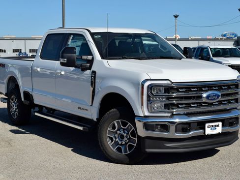 New 2026 Ford F250 Lariat w/ FX4 Off-Road Package image 3