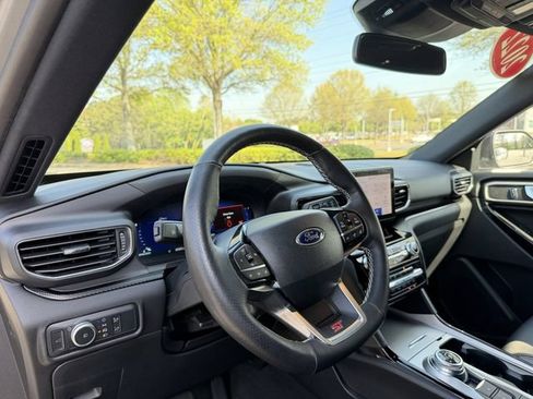 Used 2022 Ford Explorer ST AWD/4WD image 12