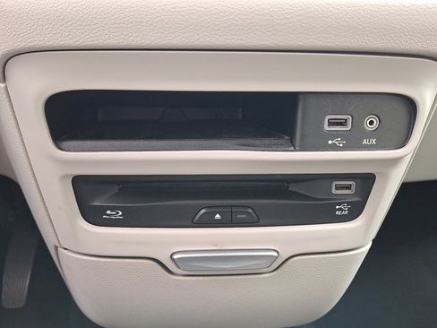Used 2017 Chrysler Pacifica Touring-L Plus w/ Advanced Safetytec Group FWD image 25