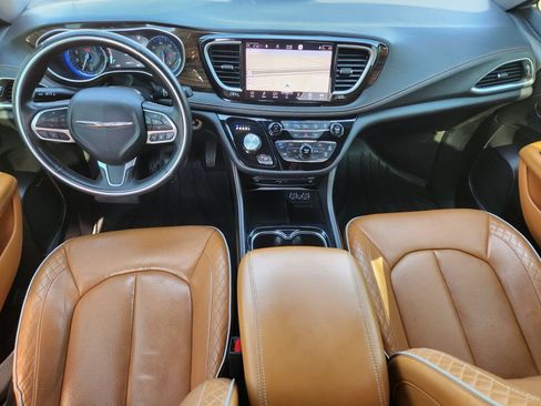 Used 2021 Chrysler Pacifica Pinnacle AWD/4WD image 5