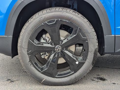 New 2026 Volkswagen Taos SEL image 39