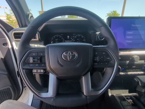 Used 2026 Toyota 4Runner Platinum AWD/4WD image 12