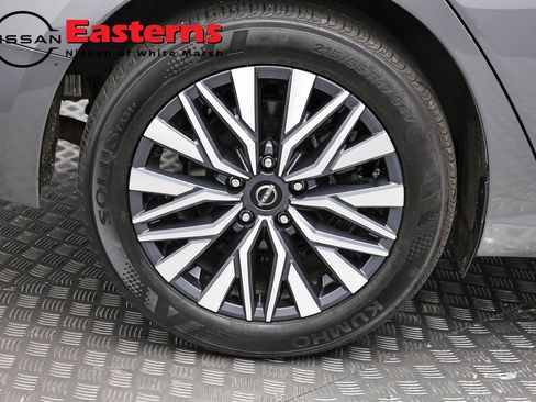 Used 2025 Nissan Altima 2.5 SV FWD image 29