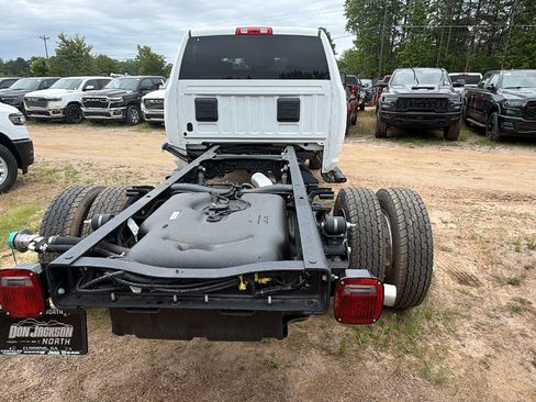 New 2026 RAM 5500 Tradesman w/ Chrome Appearance Group AWD/4WD image 9