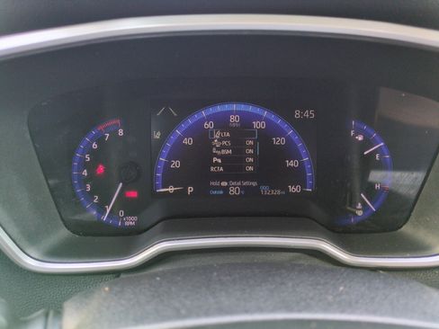 Used 2022 Toyota Corolla Cross XLE w/ Convenience Package FWD image 17