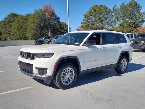 New 2025 Jeep Grand Cherokee L Laredo image 2