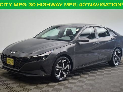 Used 2023 Hyundai Elantra SEL w/ Convenience Package FWD image 3