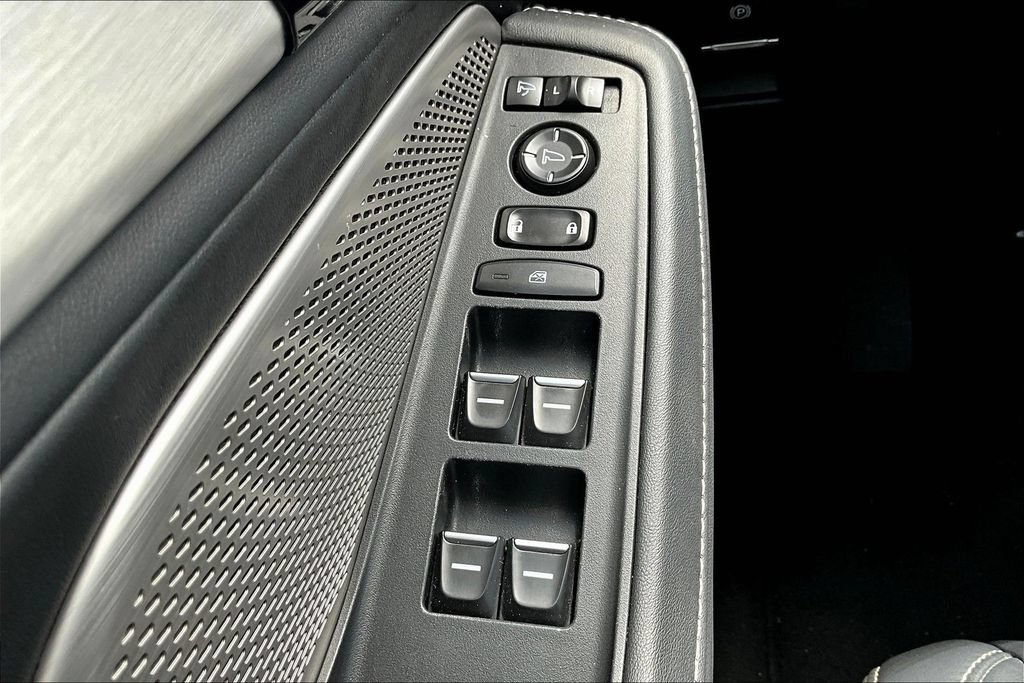 Used 2023 Acura MDX w/ Technology Package FWD image 16