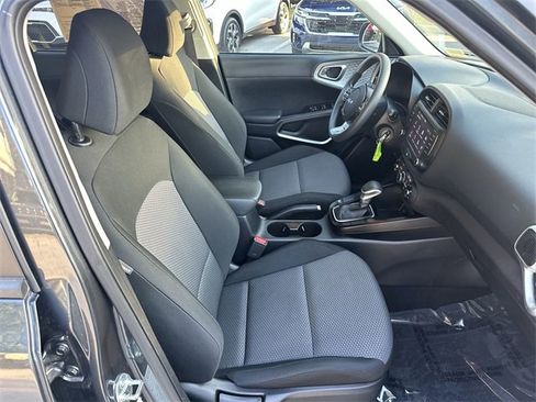 Used 2024 Kia Soul LX w/ Option Group 015 image 28