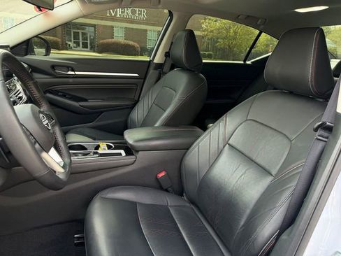 Used 2023 Nissan Altima 2.5 SR w/ SR Premium Package image 5