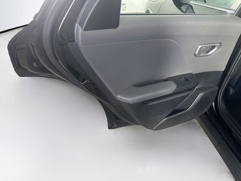 Used 2025 Kia K4 LXS image 25