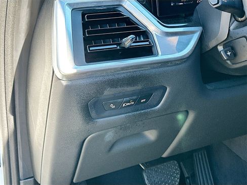 Used 2024 BMW X5 sDrive40i w/ Premium Package image 10