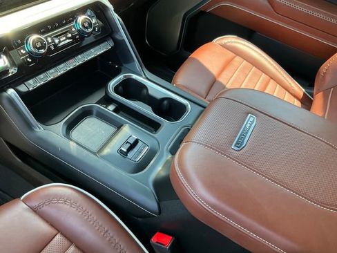 Used 2024 GMC Sierra 2500 Denali Ultimate AWD/4WD image 17
