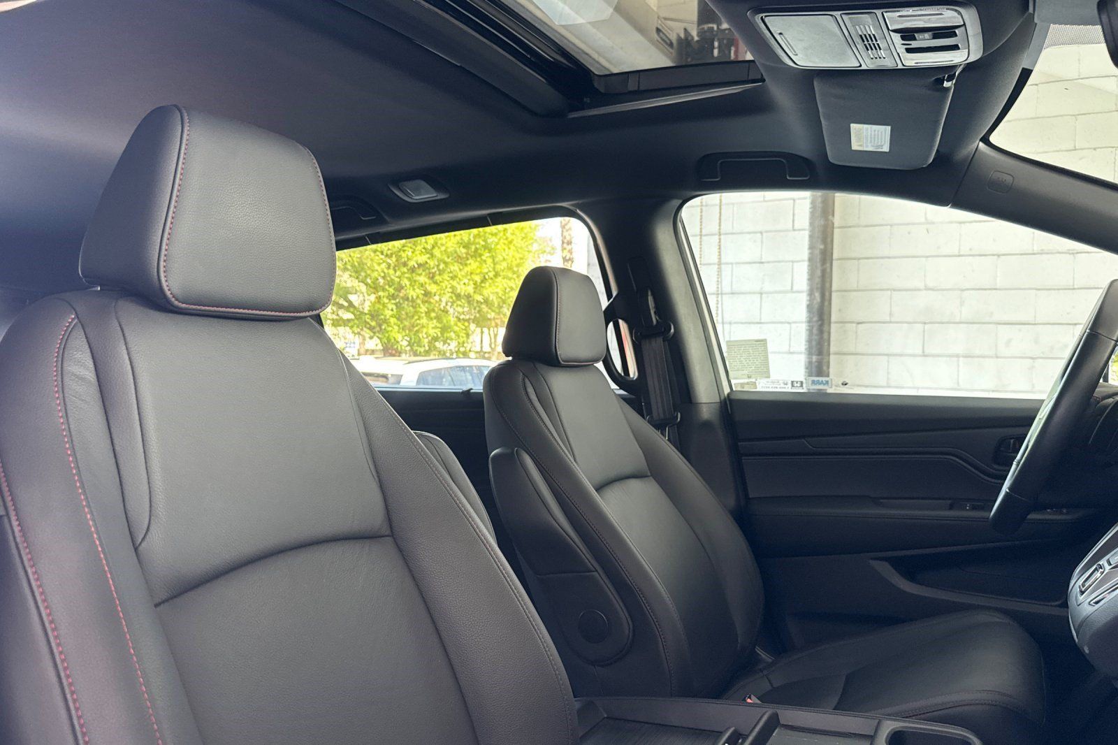 Used 2025 Honda Odyssey Sport-L image 26