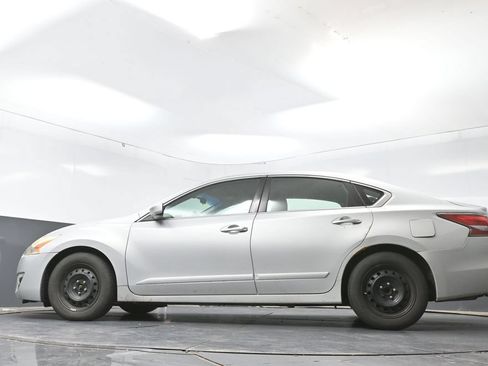 Used 2014 Nissan Altima 2.5 S w/ Display Audio Package FWD image 27