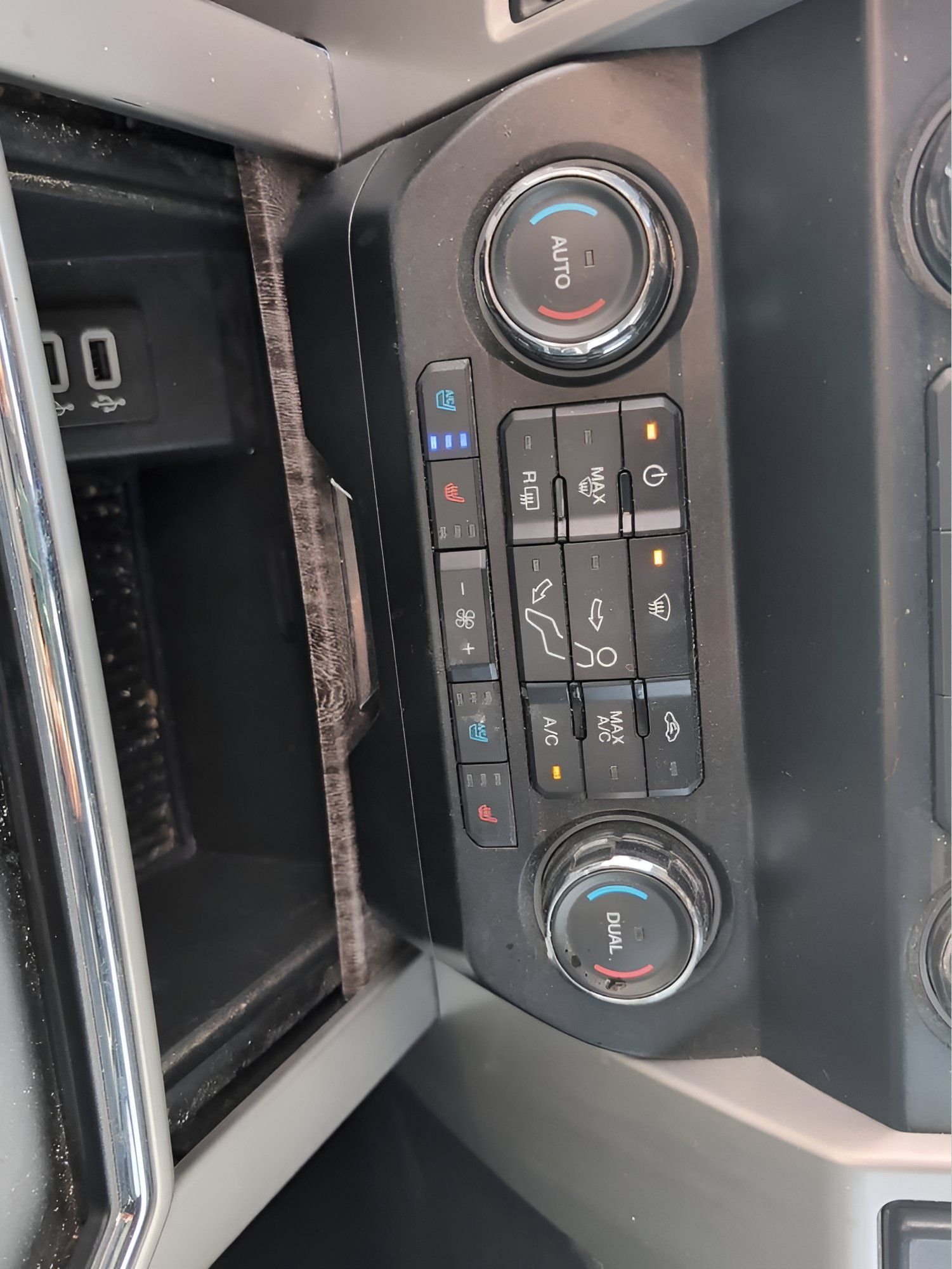 Used 2019 Ford F350 Lariat w/ Lariat Ultimate Package AWD/4WD image 23