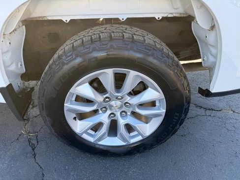 Used 2019 Chevrolet Silverado 1500 Custom w/ Custom Value Package image 6