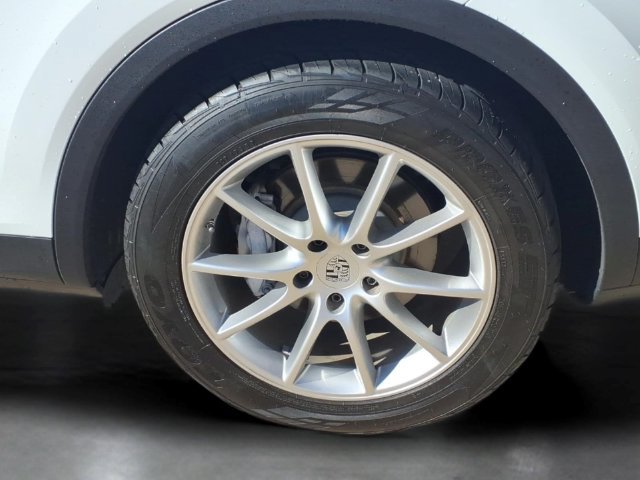 Used 2024 Porsche Cayenne AWD/4WD image 30