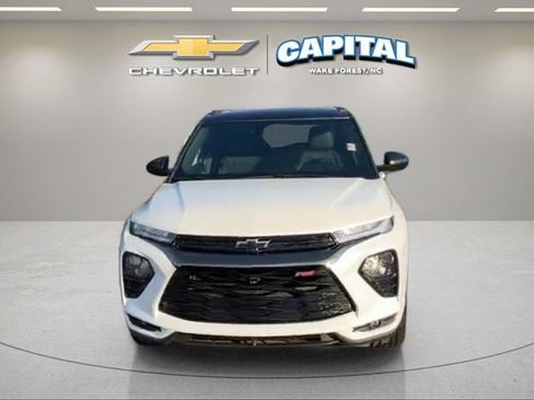 Used 2022 Chevrolet TrailBlazer RS w/ Sun and Liftgate Package FWD image 9