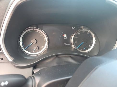 Used 2023 Toyota Highlander XLE FWD image 5