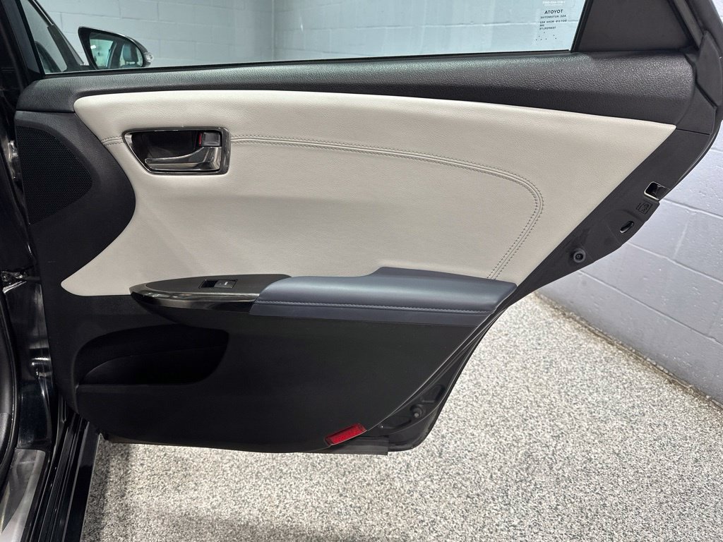Used 2014 Toyota Avalon XLE Touring FWD image 19
