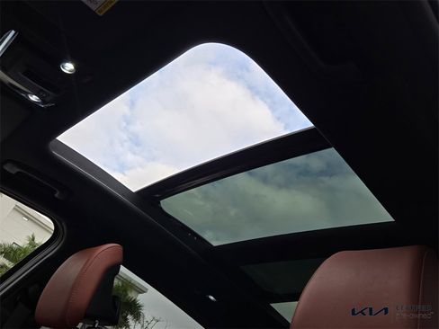 Certified 2024 Kia Sportage SX image 22