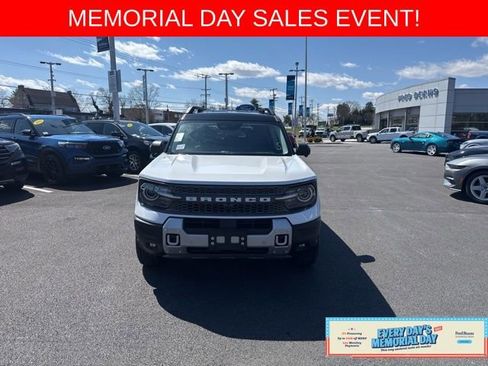 Used 2025 Ford Bronco Sport Badlands AWD/4WD image 2