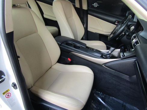 Used 2014 Lexus IS 250 AWD w/ Navigation Package image 12