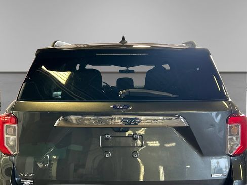 Used 2020 Ford Explorer XLT w/ Equipment Group 202A AWD/4WD image 19