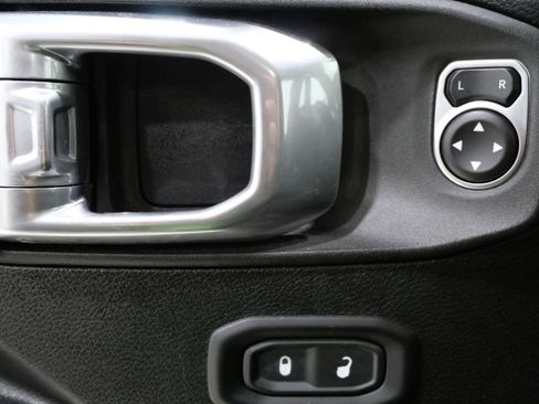 Used 2020 Jeep Wrangler Unlimited Sport S image 13