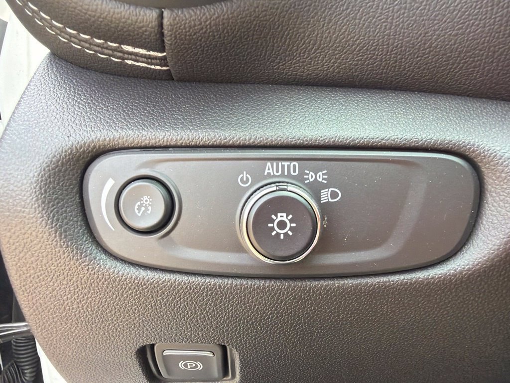 Used 2024 Chevrolet Blazer LT w/ Convenience Package FWD image 28