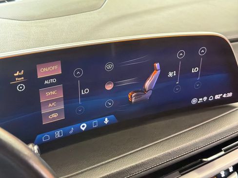 Used 2025 Cadillac XT4 Premium Luxury FWD image 8