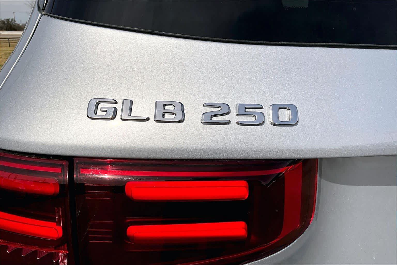 Used 2026 Mercedes-Benz GLB 250 image 7