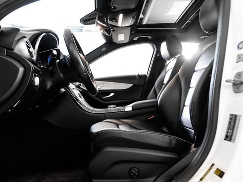 Used 2021 Mercedes-Benz C 300 Sedan w/ Premium Package image 4