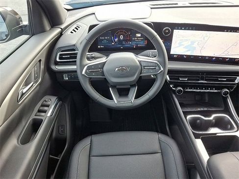 New 2026 Chevrolet Traverse LT image 8