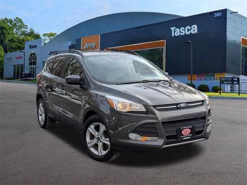 Used 2015 Ford Escape SE w/ Equipment Group 201A image 1