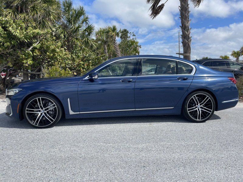 Used 2022 BMW 750i xDrive AWD/4WD image 3