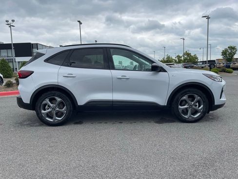 Used 2025 Ford Escape ST-Line image 9