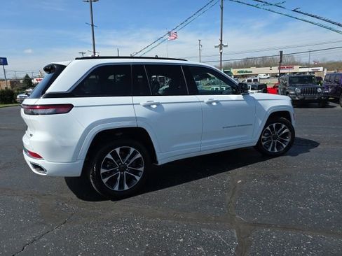 Used 2025 Jeep Grand Cherokee Overland w/ Adv Protech Group III image 8