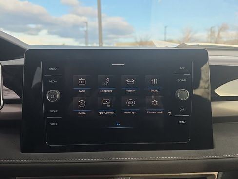 New 2026 Volkswagen Taos SE AWD/4WD image 17