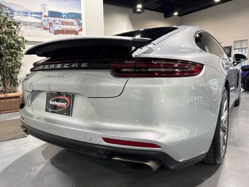 Used 2018 Porsche Panamera RWD image 43